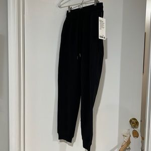 Lululemon black joggers
